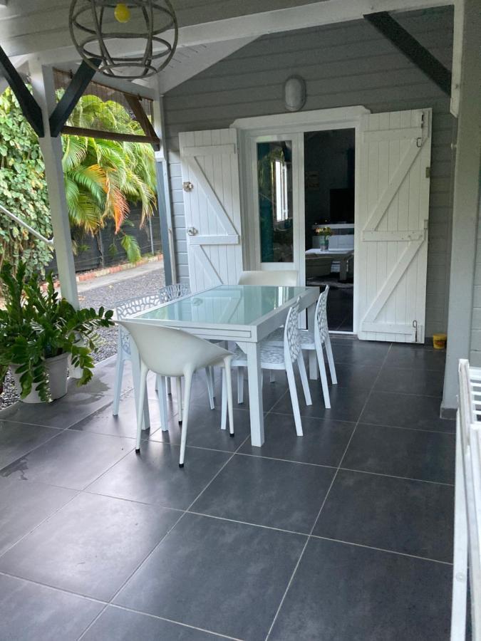Les Nuits Galantes Mandevilla Maison Privee Avec Jacuzzi Saint-Francois  Exterior photo