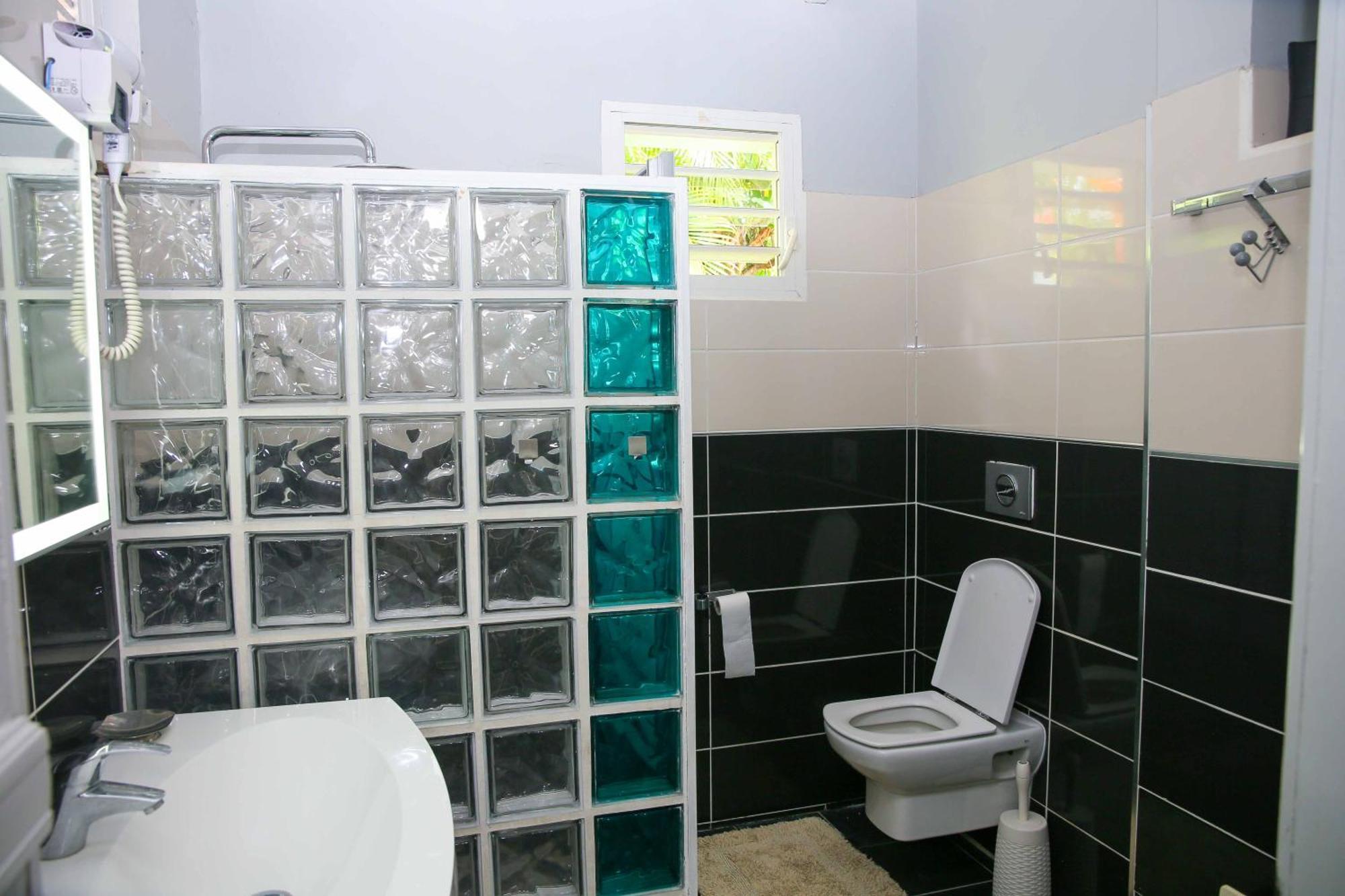 Les Nuits Galantes Mandevilla Maison Privee Avec Jacuzzi Saint-Francois  Exterior photo